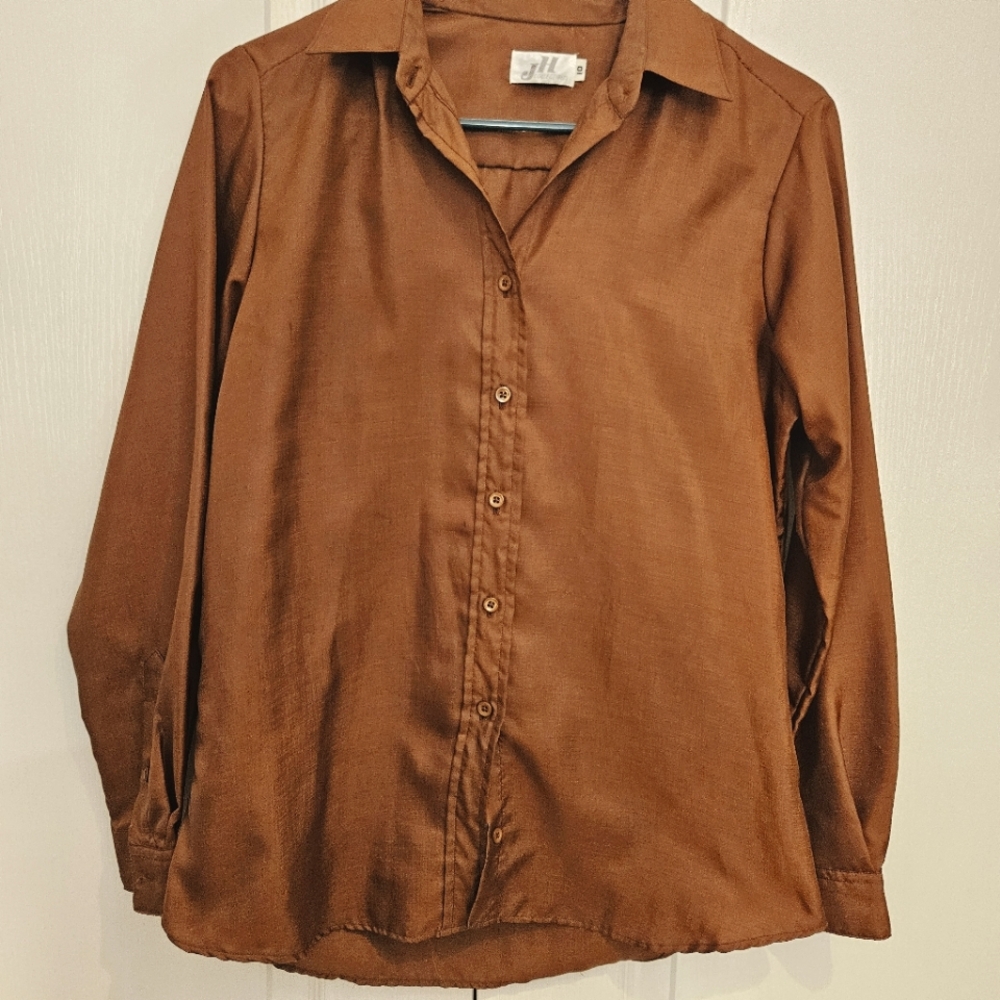 JH Collectibles Long sleeve button down shirt